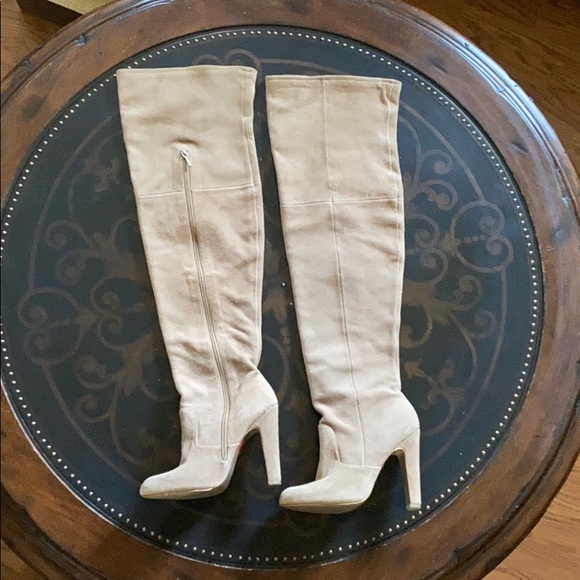 ZARA BASICS - Thigh high, high heel, suede boots - Picture 1 of 4